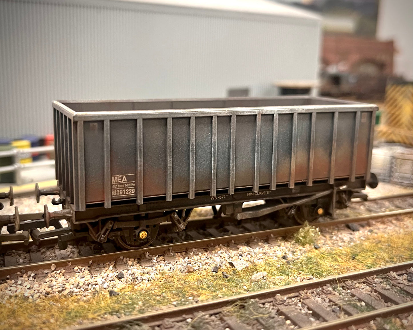 Bachmann 33-379 45 Tonne MEA Box Body Mineral Wagon - Weathered