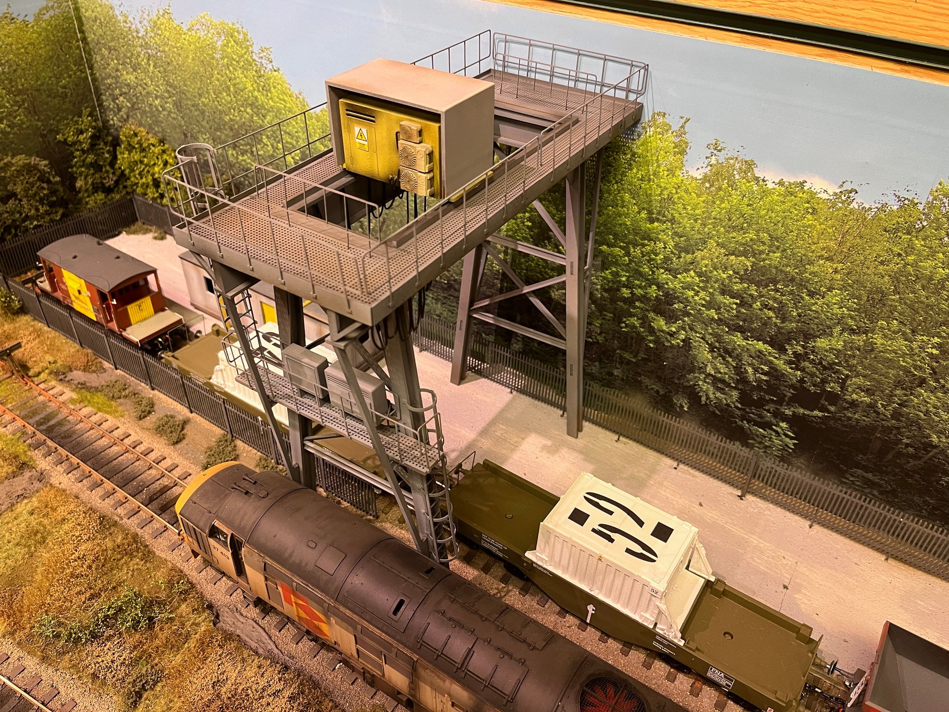 Nuclear Flask Gantry Crane for OO Model Railway