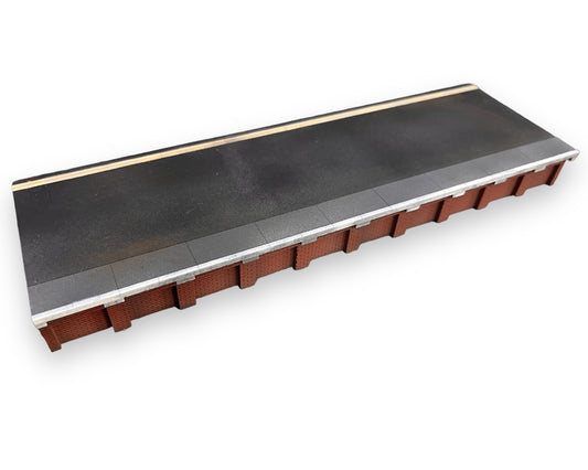 LAST FEW Era 8 Tarmac Single Sided Platform - 70x220 Brick Base