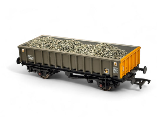 Bachmann Branchline 33-027 MFA open box mineral wagon (ex RFD) in EWS with Load