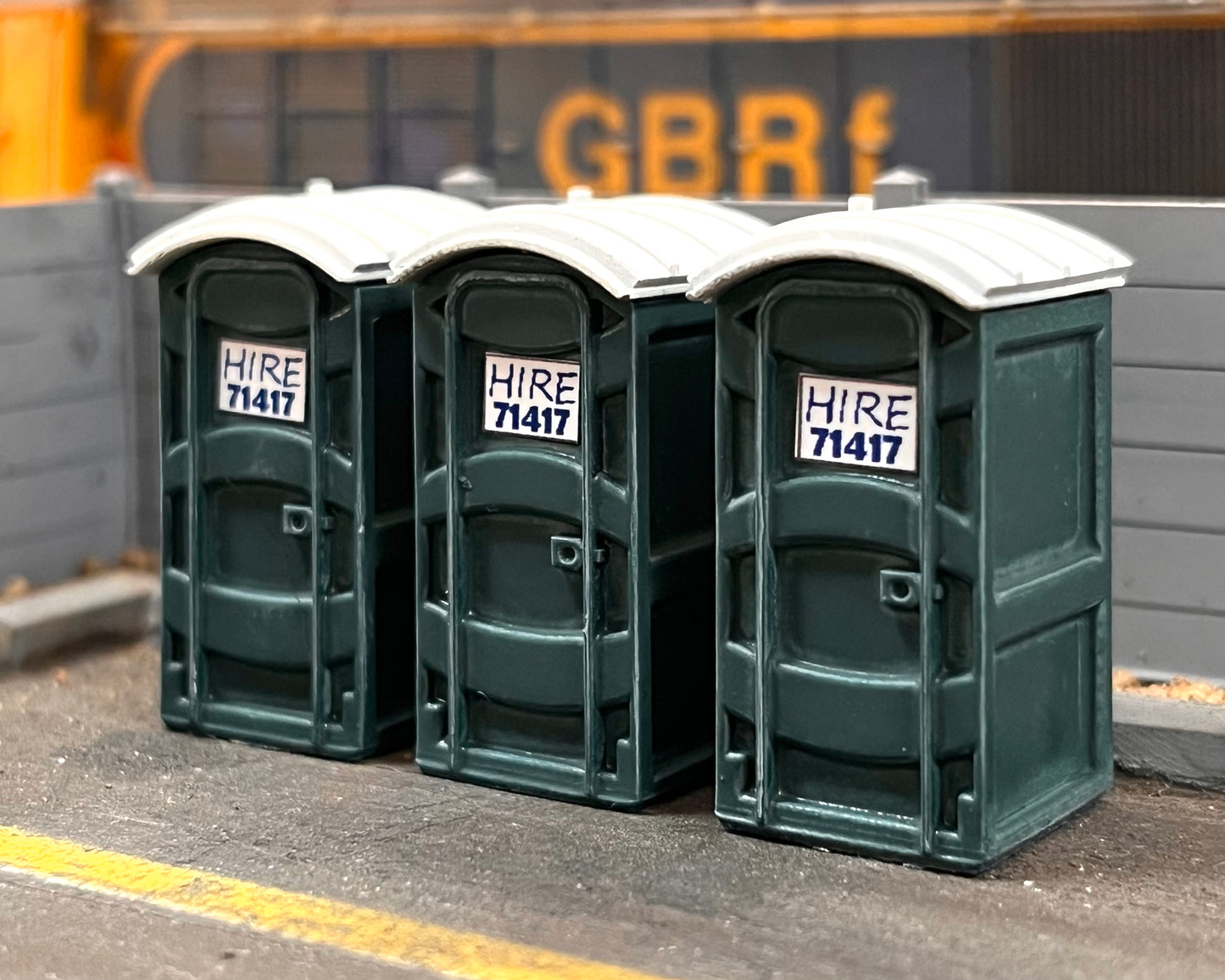 OO Gauge portable Toilets