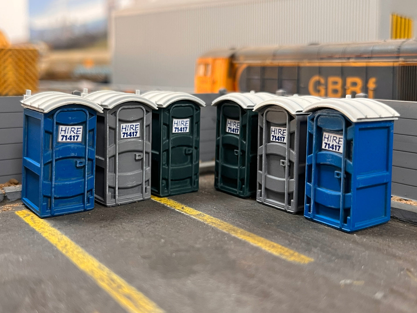 OO Gauge portable Toilets